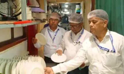 पटना में पिस्ता हाउस पर छापा, 58.5 किलो ड्राय फ्रूट्स जब्त; एक्सपायरी मसालों के 117 पैकेट नष्ट