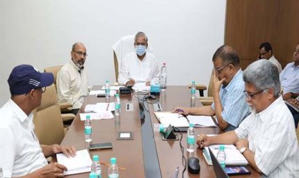 किसानों को रबी सीजन के लिये बिजली की पर्याप्त उपलब्धता सुनिश्चित करें : ऊर्जा मंत्री तोमर
