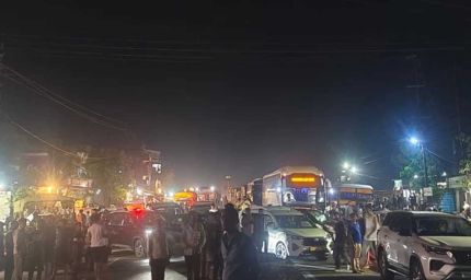 बिजली कटौती से भड़के ग्रामीण, इंदौर-भोपाल हाईवे पर रात में चक्काजाम; 2 किमी तक लगी कतारें