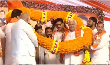 यूपी चुनाव से पहले सपा को बड़ा झटका, अभय सिंह समेत 3 नेताओं ने थामा बीजेपी का दामन