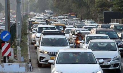 गुरुग्राम में ट्रैफिक जाम रोकने के लिए 107 राइडर्स तैनात, गलत पार्किंग पर भी नजर