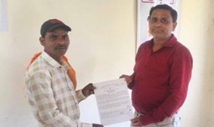सरकारी सेवाओं की राह हुई आसान, सेवा सेतु से नंद किशोर की बेटी को सिर्फ 4 दिनों में मिले तीन प्रमाण पत्र