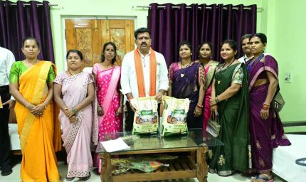 उप मुख्यमंत्री  विजय शर्मा से मिलीं माँ दंतेश्वरी महिला किसान उत्पादक कंपनी की सदस्य, उप मुख्यमंत्री ने एनपीओपी प्रमाणन मिलने पर दी बधाई