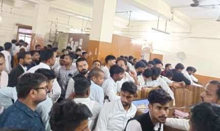 इंदौर में शुभ मुहूर्त पर रजिस्ट्री कराने उमड़ी भीड़, सर्वर की सुस्ती से परेशानी