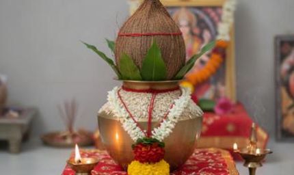 नवरात्रि पारण के बाद कलश, नारियल और जौ का क्या करें? जानें पूजा सामग्री के विसर्जन के नियम