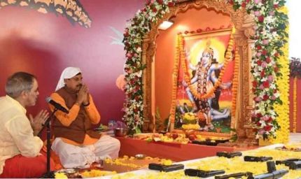 इंदौर में CM मोहन यादव ने किया शस्त्र पूजन, पुलिस विभाग में 18,500 पदों पर भर्ती का ऐलान