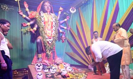 नवरात्रि पर उप मुख्यमंत्री विजय शर्मा ने पिपरिया में विभिन्न दुर्गा उत्सव समितियों के पंडालों में पहुंचकर की पूजा-अर्चना