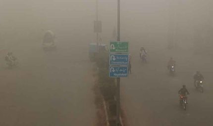 LNG संकट से पाकिस्तान की बढ़ी मुश्किलें, सर्दियों से पहले जहरीली हवा का खतरा