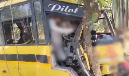 छत्तीसगढ़ में भीषण बस हादसा, पेड़ से टकराने पर 6  यात्रियों की मौत, 32 घायल