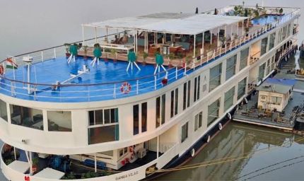 गंगा विलास क्रूज पहुंचा पटना, 15 विदेशी पर्यटक करेंगे बिहार के धार्मिक और सांस्कृतिक स्थलों का दीदार
