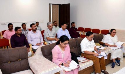 लोक निर्माण विभाग के सचिव ने निर्माण कार्यों की प्रगति की समीक्षा की