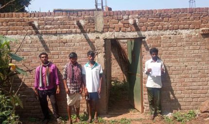 पीएम जनमन आवास में ठगी, ठेकेदार पर FIR दर्ज