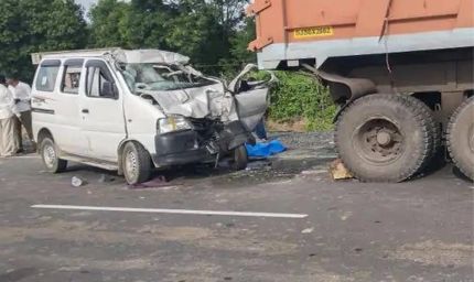 राजस्थान के चूरू में भीषण सड़क हादसा, ट्रेलर-कार की टक्कर में एक ही परिवार के 5 सदस्यों समेत 6 की मौत