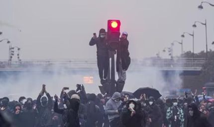 फ्रांस में महंगाई के खिलाफ हिंसक प्रदर्शन, पेरिस समेत कई शहरों में बवाल; 1,000 लोग हिरासत में