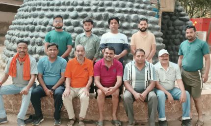 बजरंग भक्त मंडल ने की 900 किलो हरे चारे की सेवा, शरद पूर्णिमा पर आज होगा 51 किलो दूध की खीर का वितरण