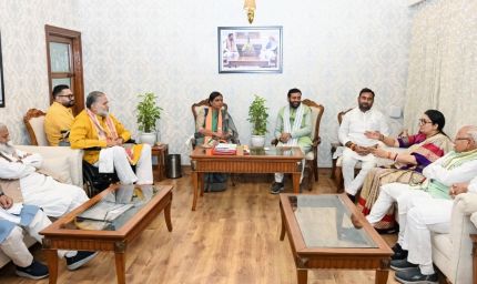 हरियाणा BJP में पुराने नेताओं की होगी वापसी? स्मृति ईरानी ने प्रदेश अध्यक्ष को दी अहम सलाह
