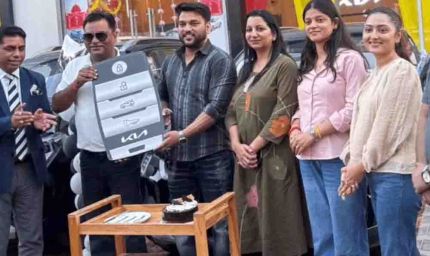 चंडीगढ़ के फार्मा कारोबारी का दिवाली गिफ्ट, 4 कर्मचारियों को दी कारें; एक और कार जीतने का मौका