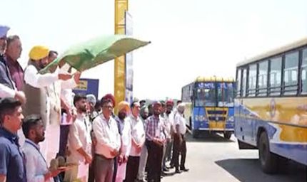 पंजाब में ग्रामीण परिवहन को मिलेगी रफ्तार, CM भगवंत मान ने सौंपी 100 मिनी बसें