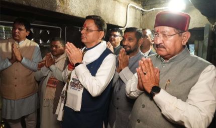 मुख्यमंत्री पुष्कर सिंह धामी ने आदिबद्री मंदिर में की पूजा-अर्चना, प्रदेशवासियों की सुख-समृद्धि की कामना