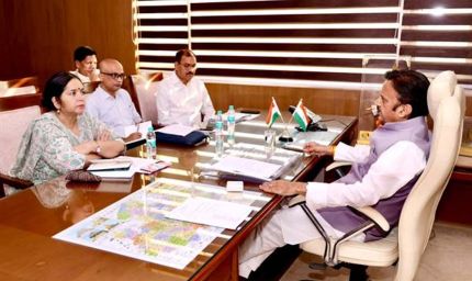स्वास्थ्य सेवाओं में लापरवाही बर्दाश्त नहीं: डिप्टी CM शुक्ल