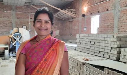 गयाजी की पिंकी कुमारी ने ₹1 लाख के ऋण से शुरू किया कारोबार, आज एक दर्जन लोगों को दे रहीं रोजगार