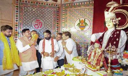 सीएम मोहन यादव ने उज्जैन में गुरु महाराज टेकचंद जी के 215वें समाधि पर्व पर किए दर्शन, धर्मस्थल के लिए ₹1 करोड़ देने की घोषणा