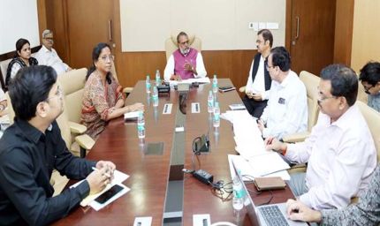 योजनाओं के लक्ष्य समय-सीमा में पूर्ण करें, सभी जरूरतमंदों तक पहुँचाएँ लाभ : मंत्री कुशवाहा