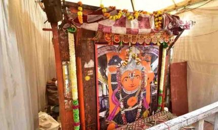 उज्जैन के खड़े हनुमान मंदिर में आधी रात तकनीकी जांच, मूर्ति की गहराई मापने पहुंची टीम