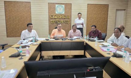 स्तर के दूरस्थ और नक्सल प्रभावित रहे क्षेत्रों में सड़क निर्माण को सर्वोच्च प्राथमिकता दें - सचिव  भीम सिंह