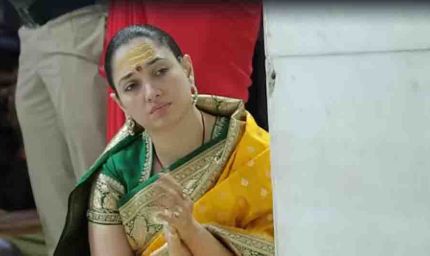तमन्ना भाटिया ने किए महाकाल के दर्शन, मां के साथ भस्म आरती में शामिल होकर लिया आशीर्वाद