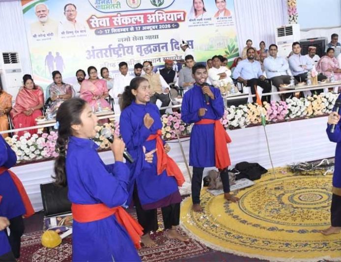नुक्कड़ नाटक के जरिए पहुँचाया जनकल्याणकारी योजनाओं का संदेश