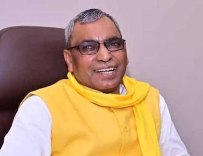 प्रत्याशी अपने उतारकर सिंबल हमारा दिया था', ओम प्रकाश राजभर ने अखिलेश पर लगाया धोखा देने का आरोप
