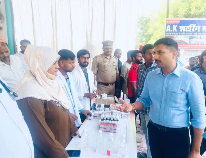 सीएम योगी के निर्देश पर लखनऊ के बाढ़ प्रभावित इलाकों में युद्धस्तर पर राहत अभियान, डीएम ने संभाली कमान
