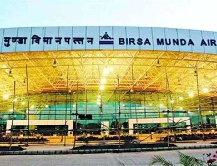 रांची एयरपोर्ट पर बढ़ा हवाई सफर का क्रेज, दो महीने में 3.68 लाख यात्रियों ने भरी उड़ान
