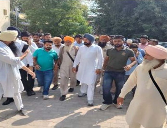परविंदर सिंह झोटा हत्याकांड के विरोध में प्रदर्शन, फरीदकोट BJP प्रधान हिरासत में