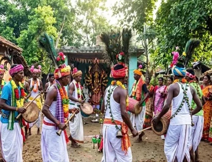 झारखंड में अनोखे अंदाज में मनाया जाता है दासाय पर्व, दुर्गा पूजा पर आदिवासी देते हैं भाईचारे का संदेश
