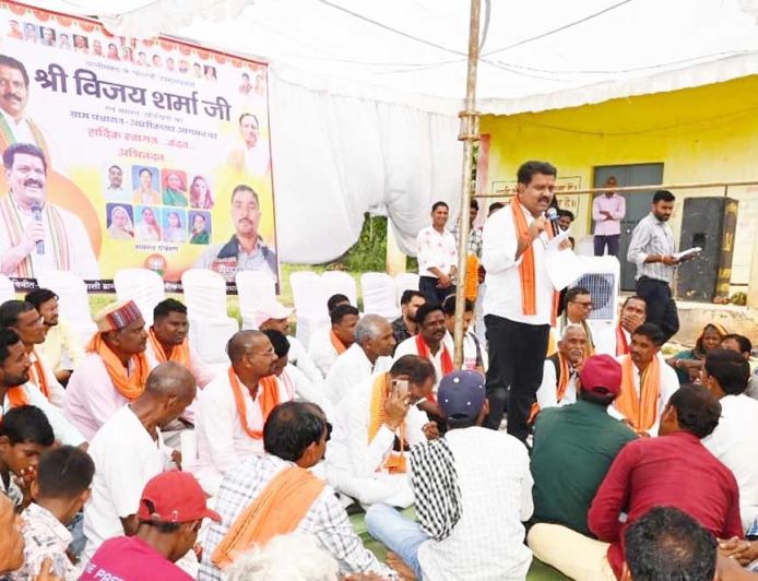उप मुख्यमंत्री  विजय शर्मा ने कबीरधाम के वनांचल ग्रामों में लगाई चौपाल