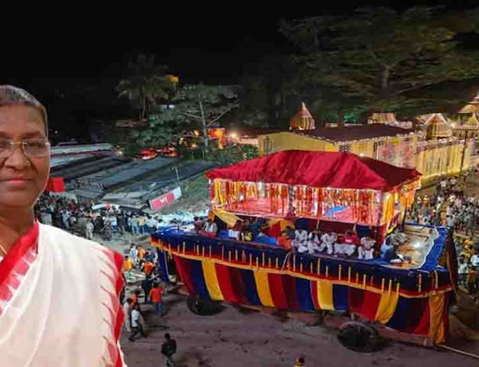 राष्ट्रपति द्रौपदी मुर्मु ने माँ दंतेश्वरी की पूजा-अर्चना कर देशवासियों की सुख-समृद्धि और खुशहाली की कामना की