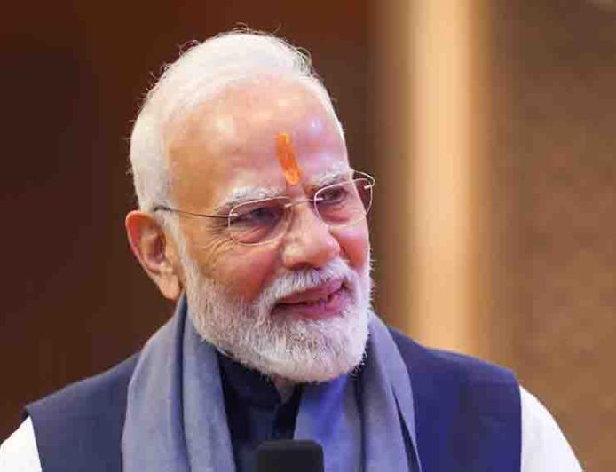 PM मोदी ने वाराणसी को दी गारमेंट फैक्ट्री की सौगात, 300 महिलाओं से करेंगे संवाद