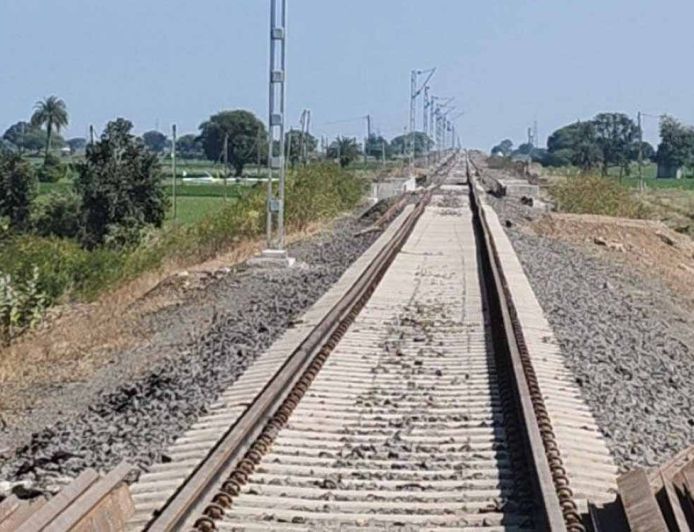 धौलपुर-सरमथुरा रेल लाइन पर 31 अक्टूबर को होगा ट्रायल, 121 किमी प्रति घंटे की रफ्तार से दौड़ेगी ट्रेन