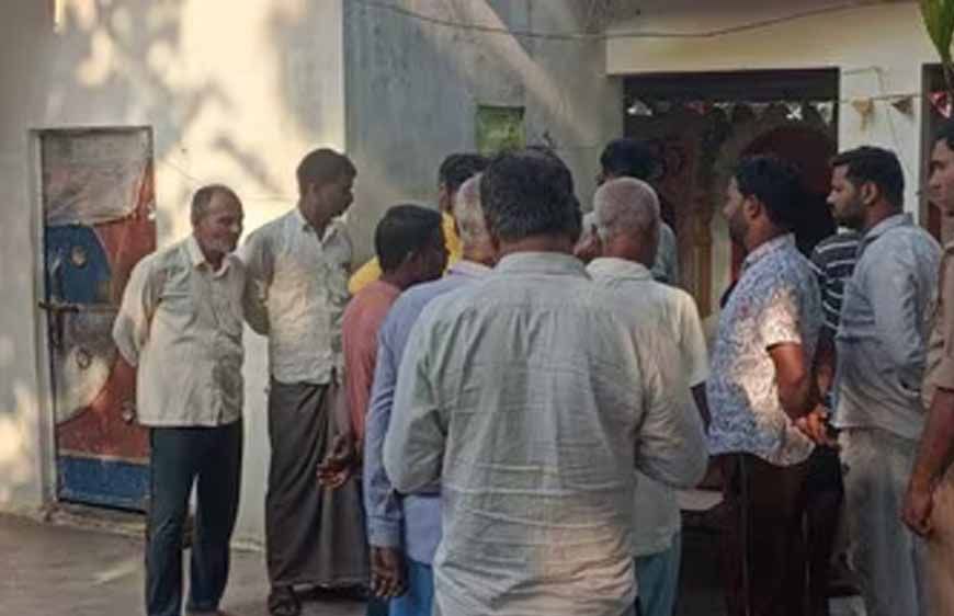 शाहजहांपुर में डबल मर्डर, मंदिर में दो साधुओं को जिंदा जलाने का आरोप