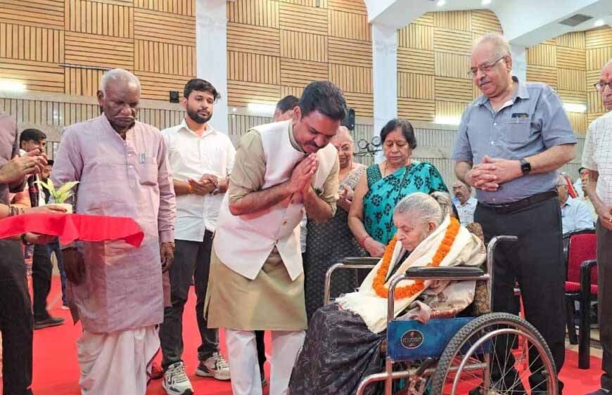अंतरराष्ट्रीय वृद्धजन दिवस पर शतायु बुजुर्गों का सम्मान, 3 शतायु और 4 वरिष्ठ अचीवर्स सम्मानित