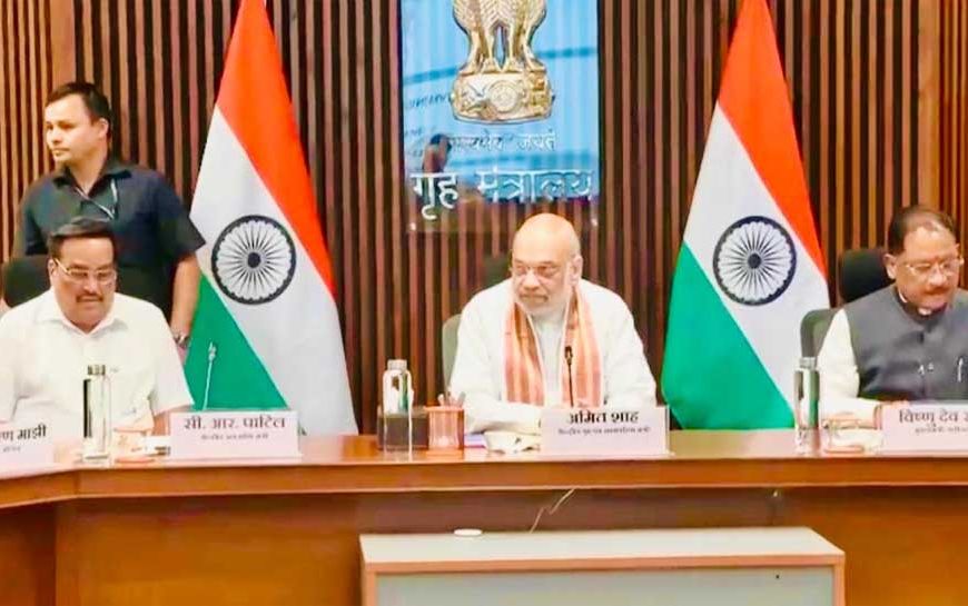 केंद्रीय गृह एवं सहकारिता मंत्री  अमित शाह की अध्यक्षता में छत्तीसगढ़ और ओडिशा की उच्चस्तरीय बैठक
