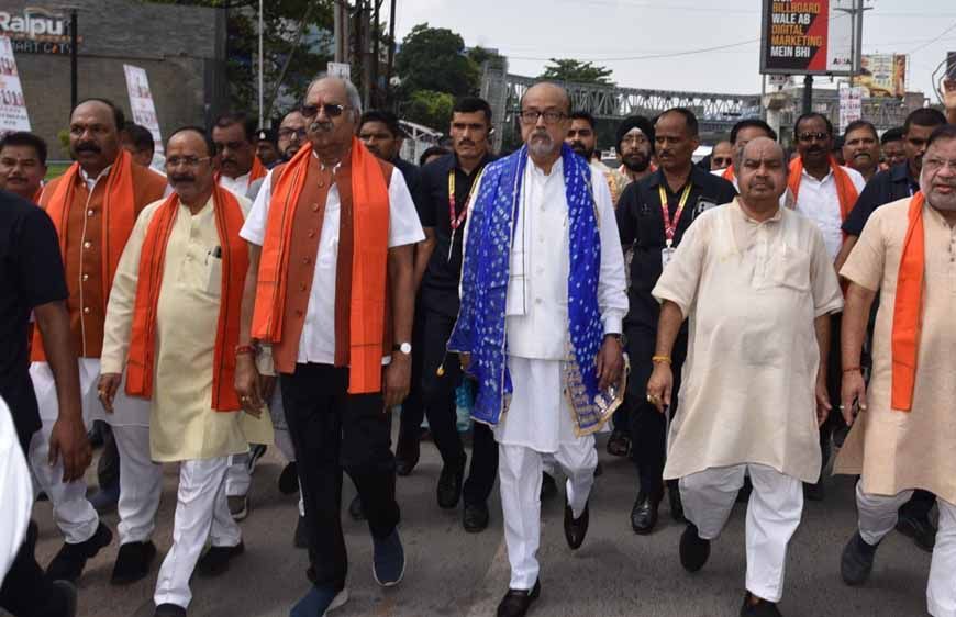 नशा मुक्त भारत के संकल्प के साथ राज्यपाल डेका ने की पदयात्रा