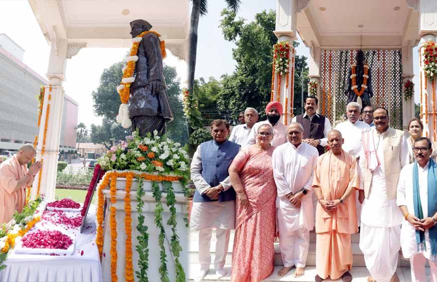 खादी के वस्त्रों पर 30 जनवरी तक 25 फीसदी छूट: मुख्यमंत्री योगी आदित्यनाथ