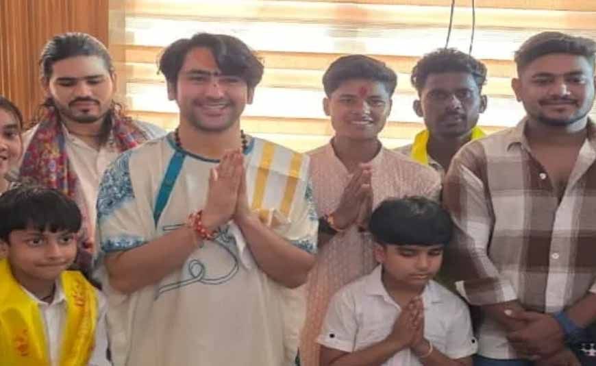 एशियन गेम्स में ऐतिहासिक जीत के बाद बागेश्वर धाम पहुंचीं क्रांति गौड़, लिया बाबा का आशीर्वाद