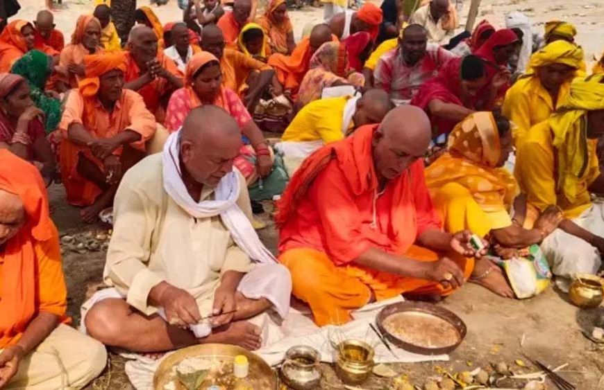 औरंगाबाद के पुनपुन घाट पर उमड़ी पिंडदानियों की भीड़, गयाजी जाने से पहले यहां करते हैं पहला पिंडदान