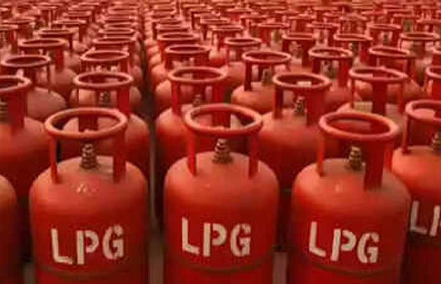 भोपाल में 1 लाख LPG उपभोक्ताओं पर गैस संकट, KYC नहीं कराने पर कनेक्शन ब्लॉक; बुकिंग भी ठप