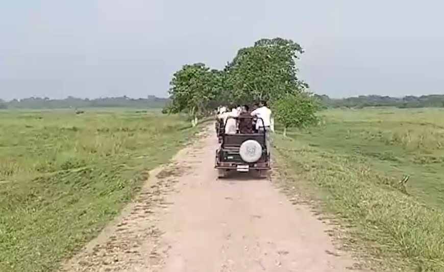 असम के जंगलों में लौटी रौनक, मानस-काजीरंगा में सफारी शुरू; 13 अक्टूबर को खुलेगा पोबितोरा