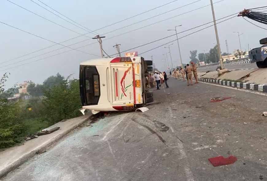 नवांशहर में दर्दनाक हादसा: फ्लाईओवर से गिरी बस, LPU के 2 छात्रों समेत 3 की मौत